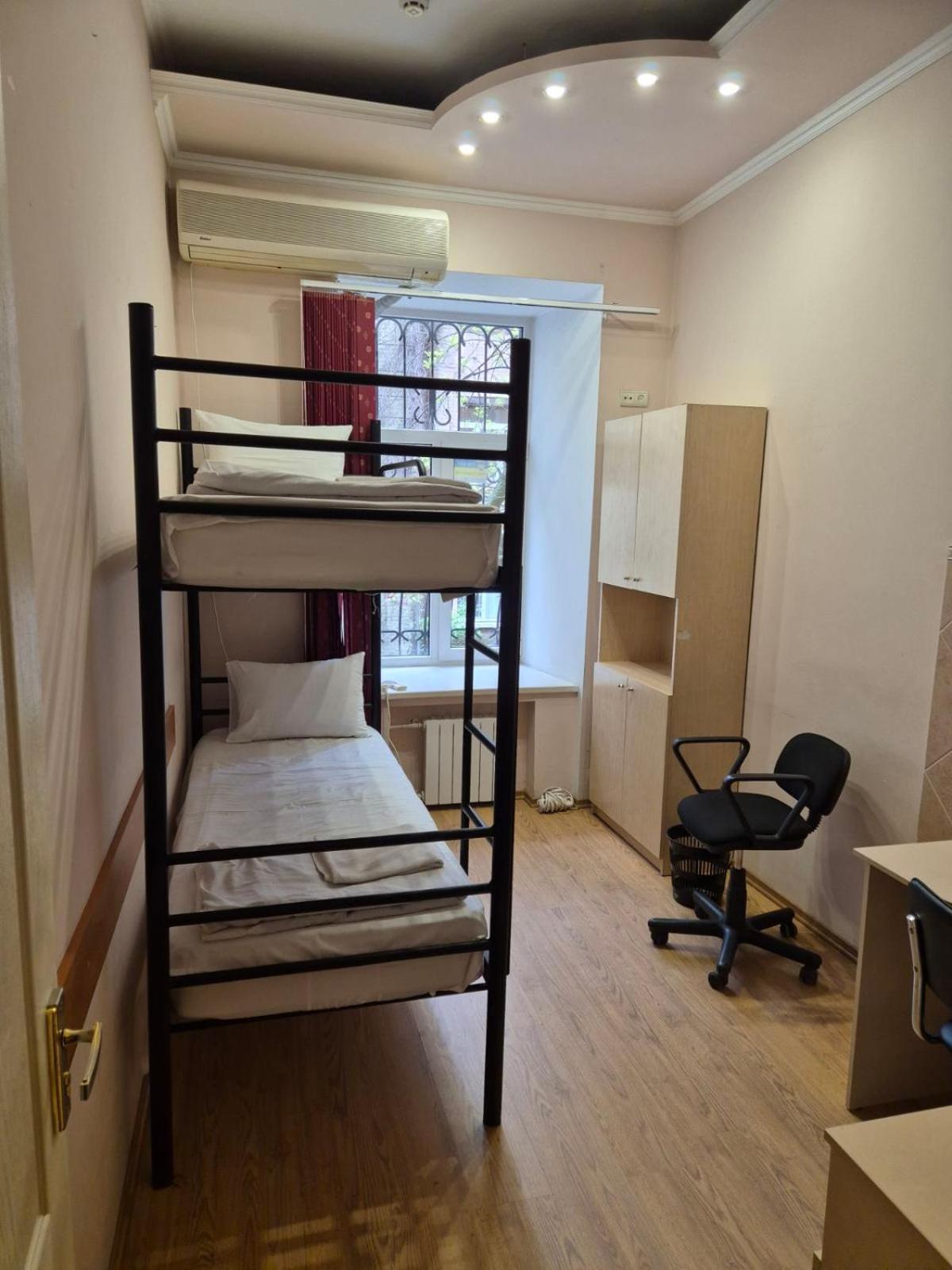 P2B Hostel & Bar 키예프 외부 사진